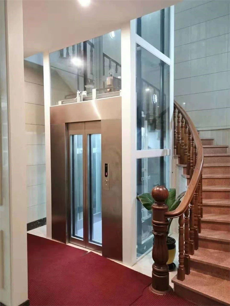 Panoramic elevator